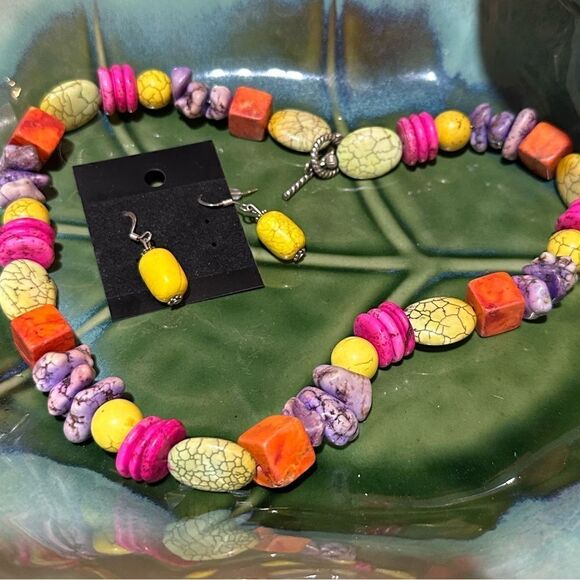 Artisan Handcrafted Dyed gemstone  Necklace & Earrings - Picture 2 of 4